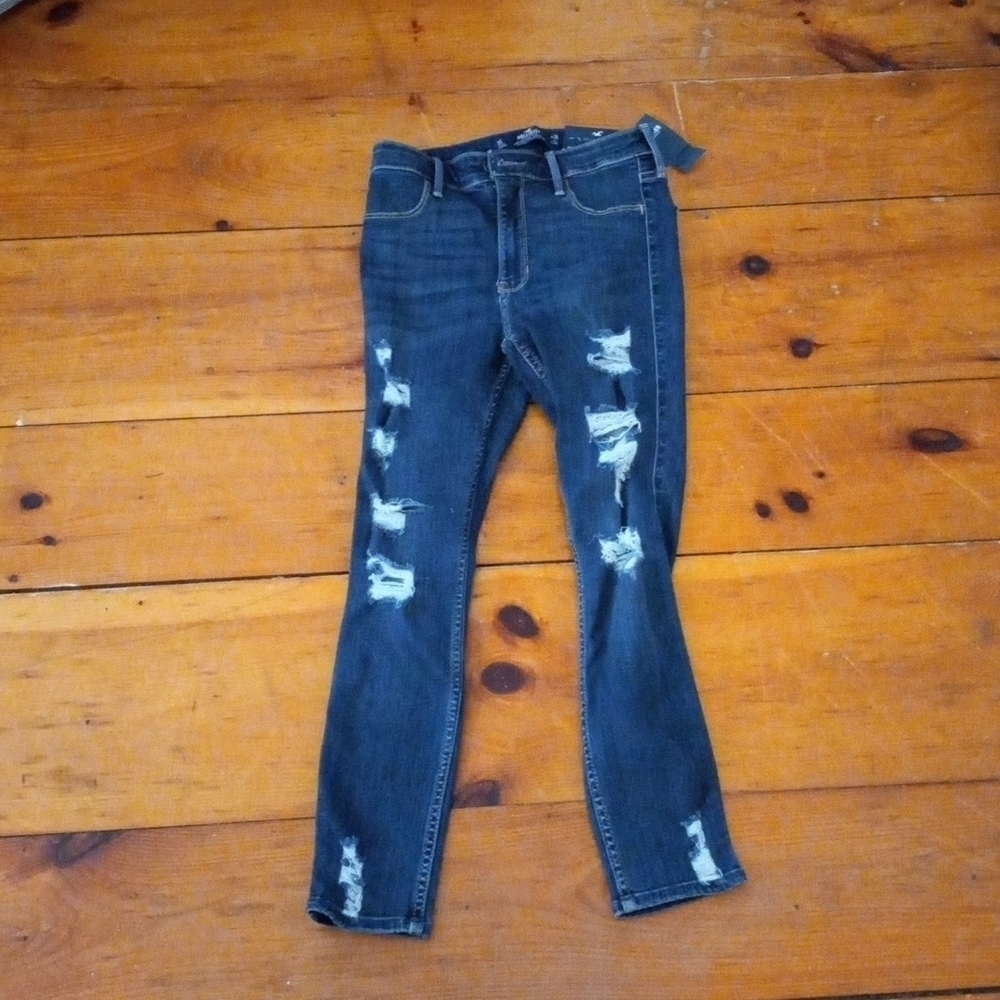 Hollister Distressed High Rise Jean Leggings  sz 3S. NWT.   26x24